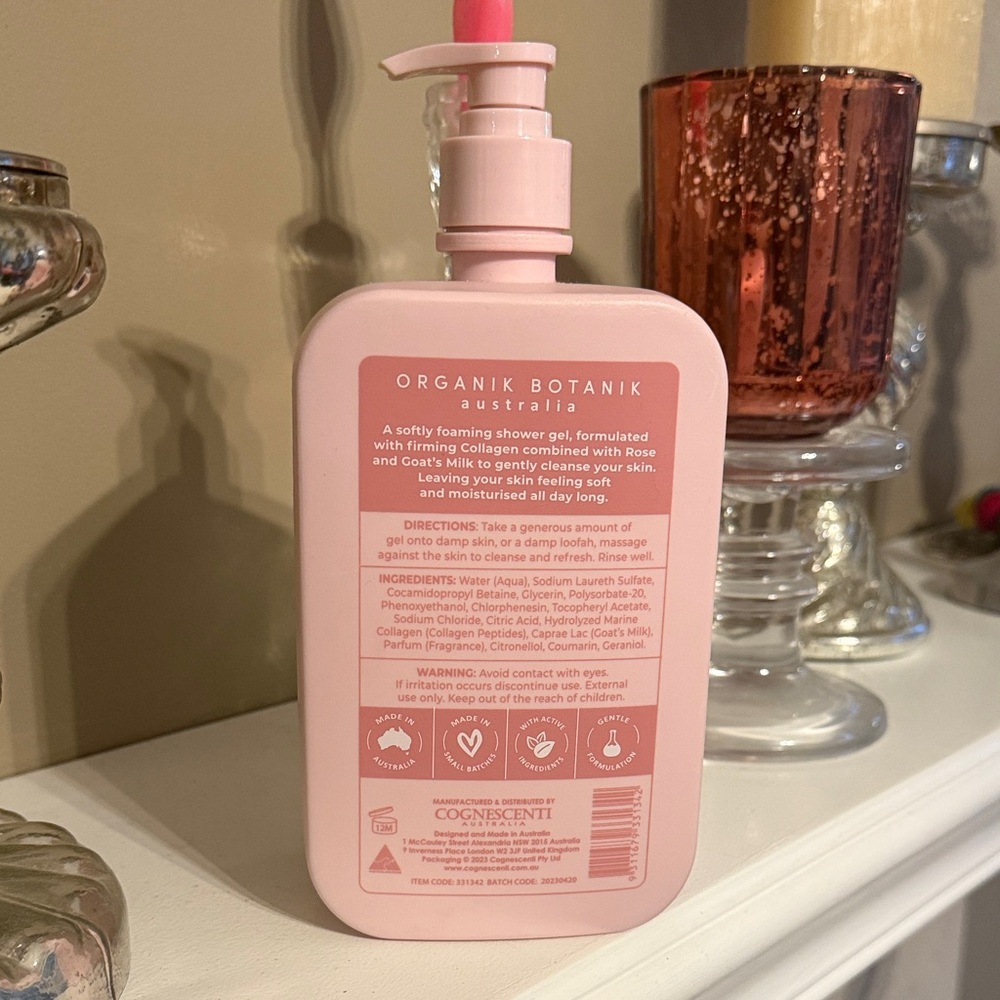 Organik Botanik Australia Rose & Goat's Milk Shower Gel 33.8 fl oz - Picture 2 of 6